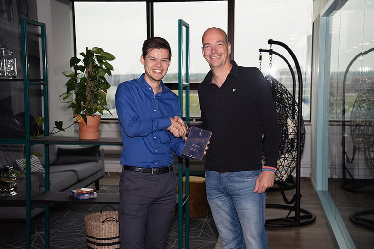 ABC E BUSINESS ontvangt Exclusive Ambassador Award van Dynasource